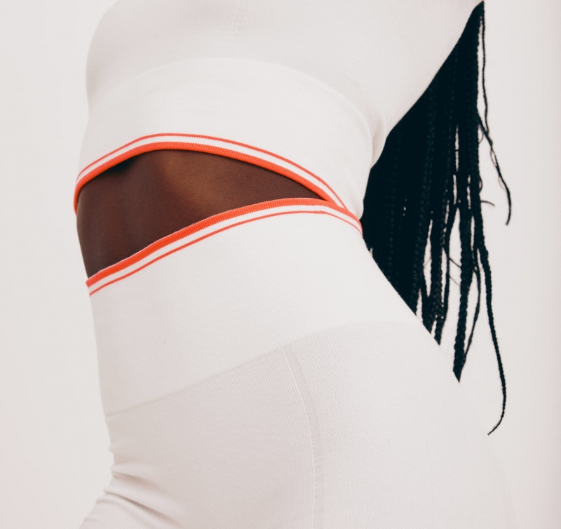 Organic Basics LENZING™ ECOVERO™ Luxe Touch Bike Shorts Wit | 25941-NALR